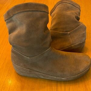 FitFlop wobbleboard Women's grey Suede Slouch Boots - size 9